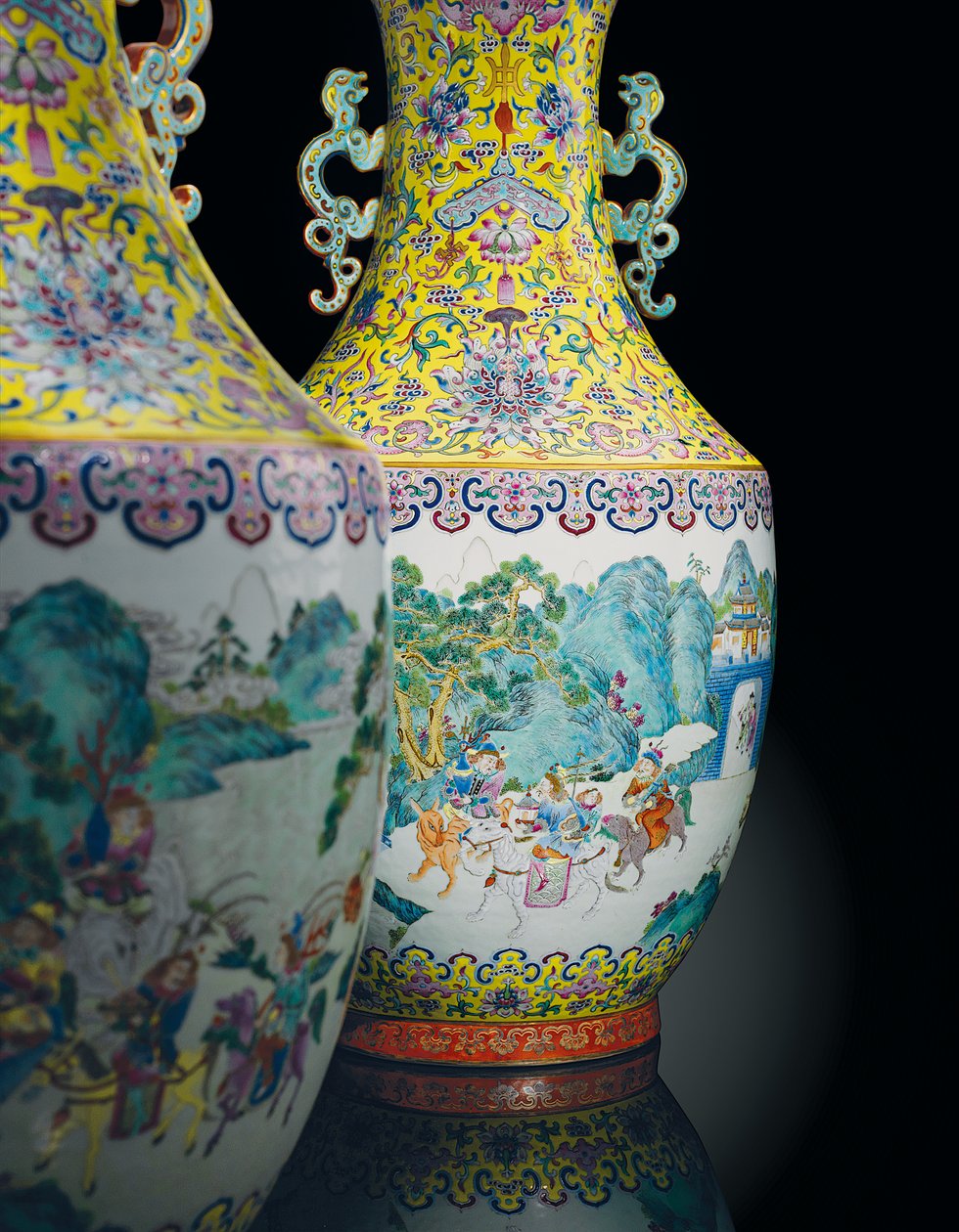 Et par Imperial Famille Rose vaser (keramik) af Qing Dynasty   Jiaqing Period Chinese School