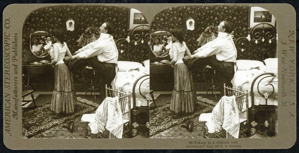 Stereoskopisk kort, der viser en kvinde, der bliver snøret ind i et korset, udgivet af American Stereoscopic Company af R.Y Young