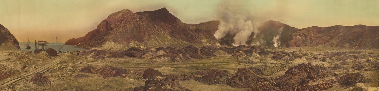Crater Bay, White Island, New Zealand af R. P. Moore