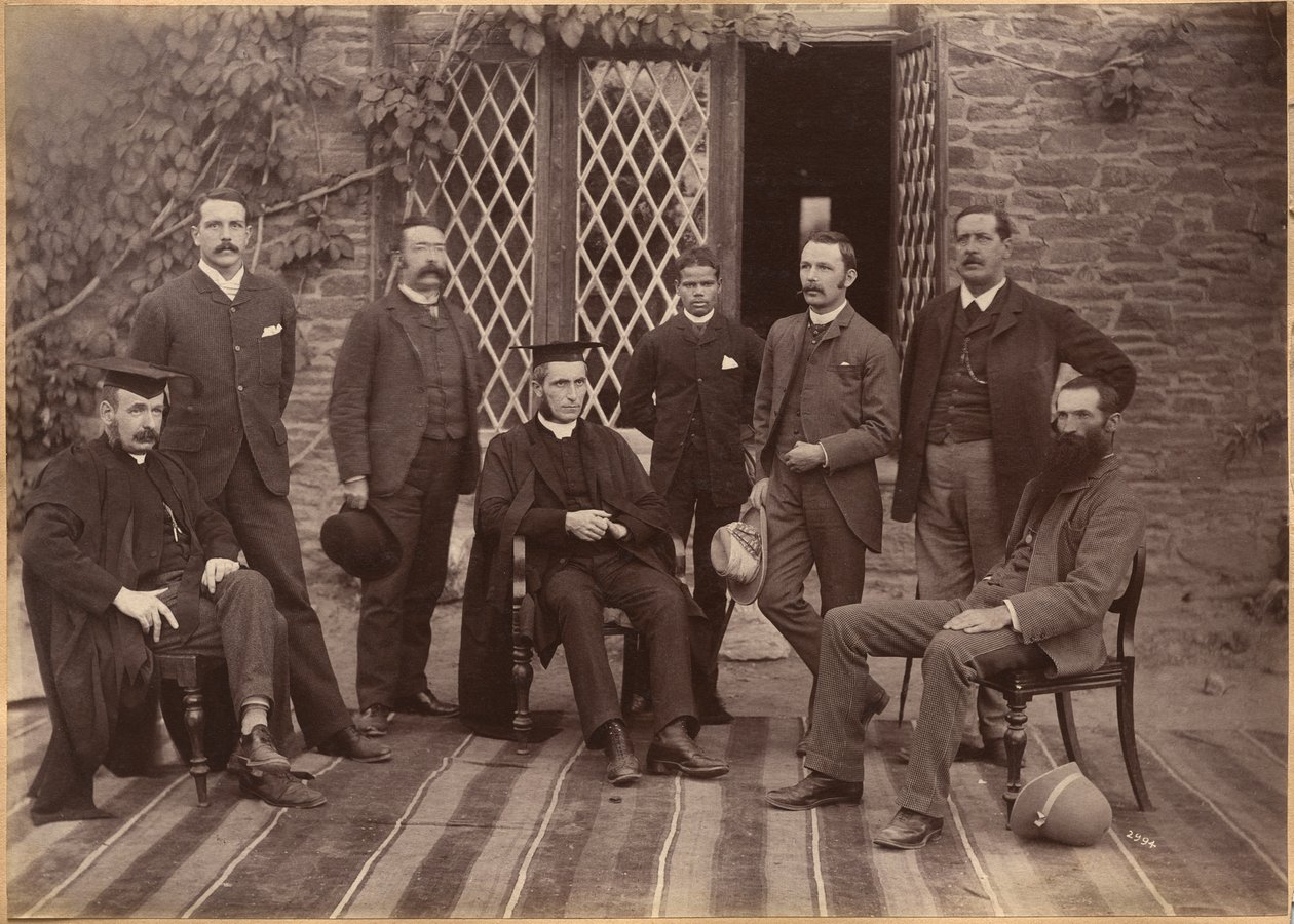 Rektor og lærere ved Bishop Cotton School, Shimla (forside) af Raja Deen Dayal