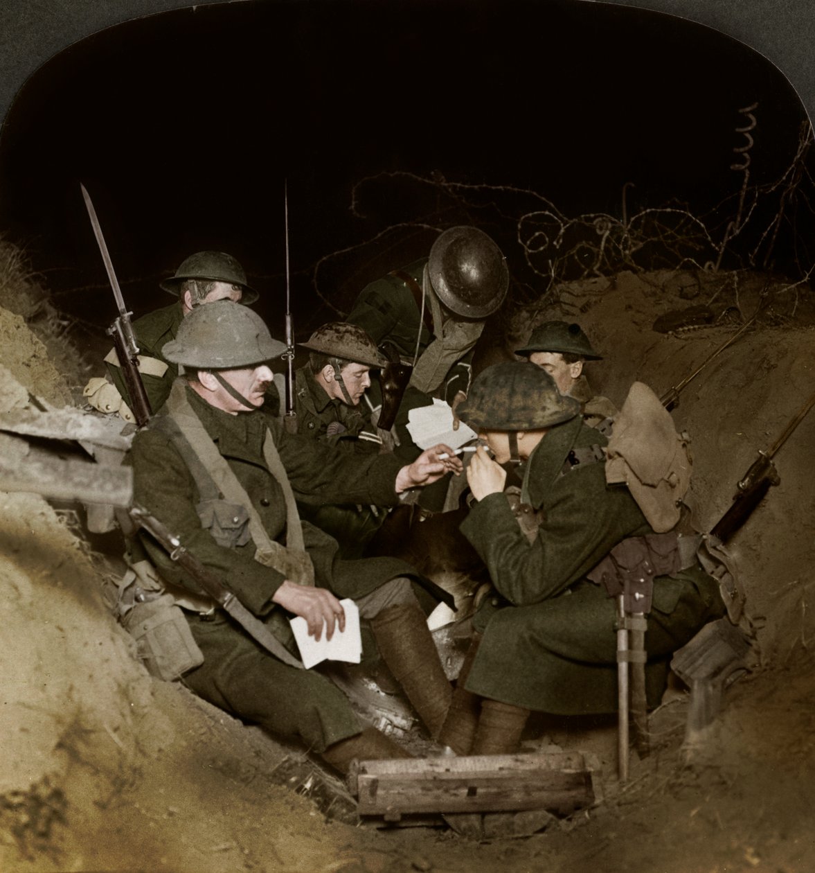 En aften i reserveskyttegravene ved Beaumont Hamel, Frankrig, Første Verdenskrig, 1914-1918. af Realistic Travels Publishers