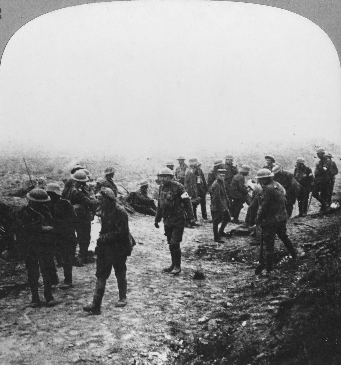 Behandling af sårede på Menin Road, Ypres, Flandern, Belgien, Første Verdenskrig, c1914-c1918 af Realistic Travels Publishers