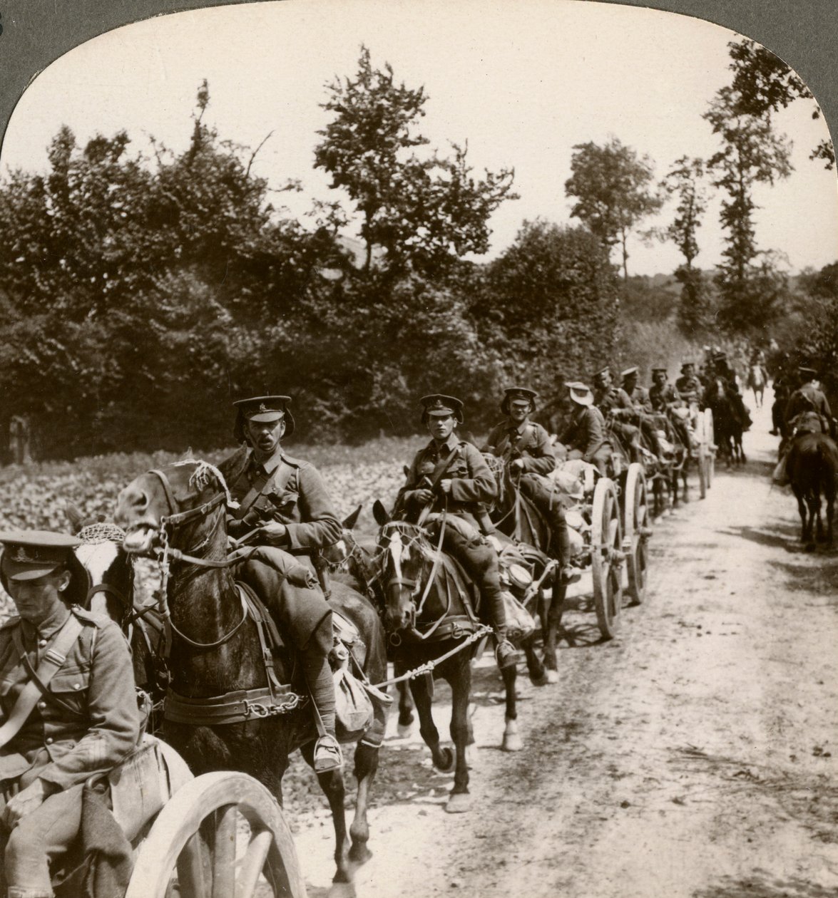 Opførelse af reserveammunition, Første Verdenskrig, 1914-1918. af Realistic Travels Publishers
