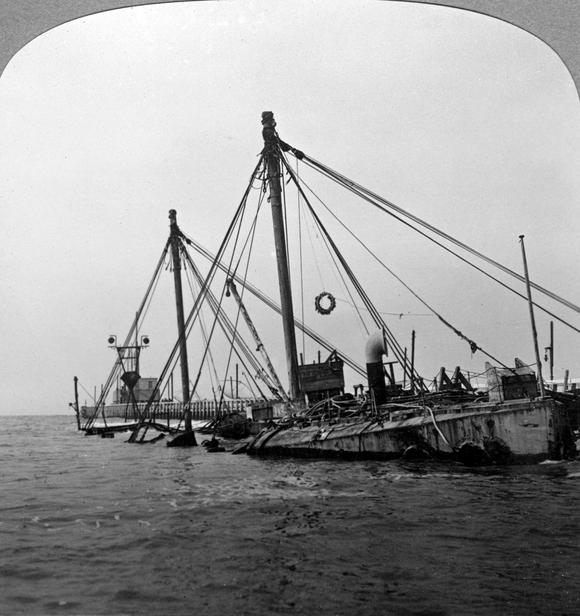 Sunken krigsskib HMS Vindictive, Oostende, Belgien, Første Verdenskrig, 1918. af Realistic Travels Publishers