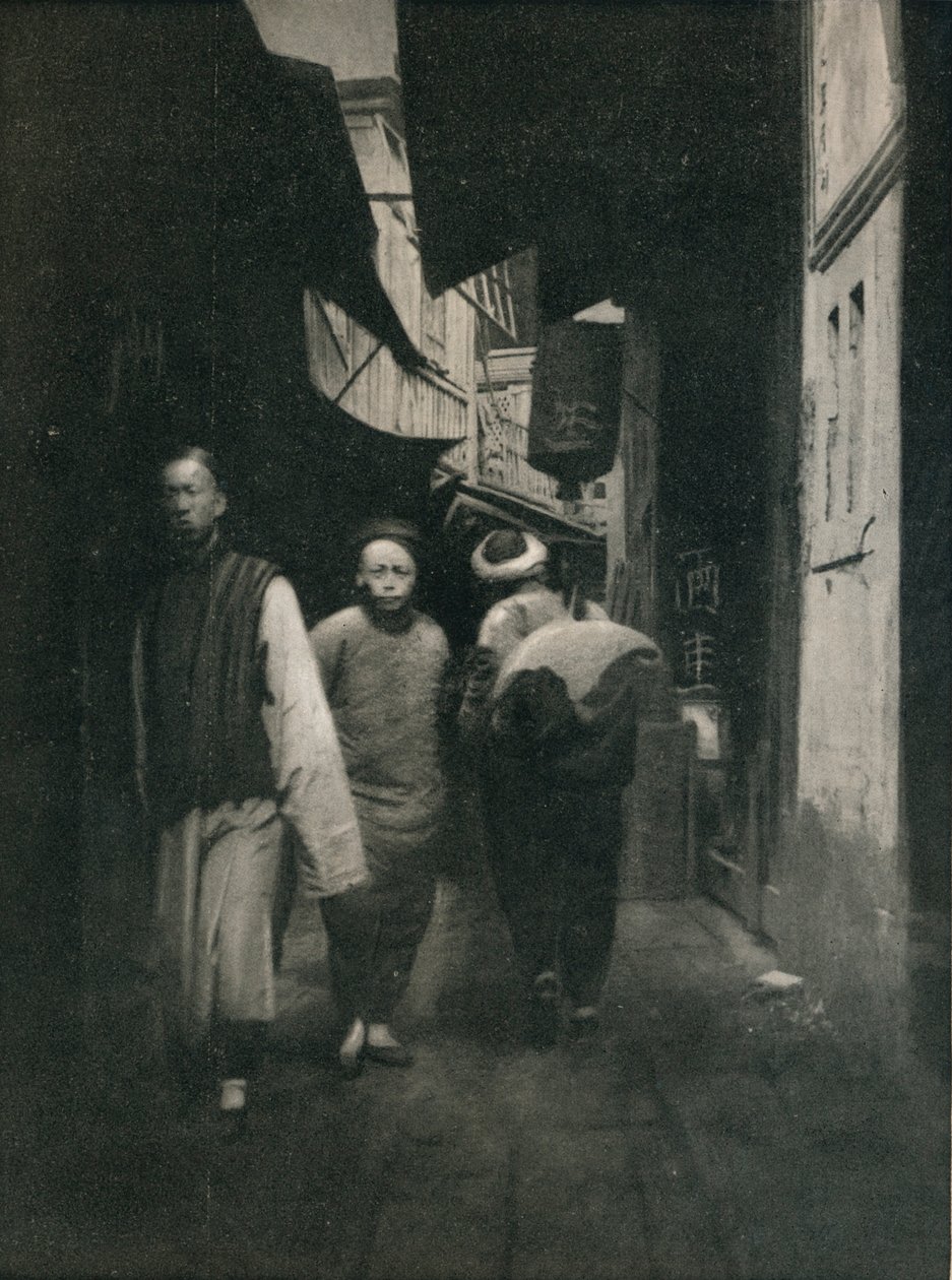 En gade i Kina, c1927, 1927 af Reginald Belfield