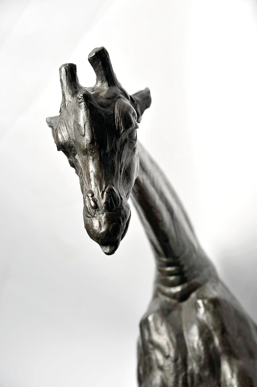 Stor giraf med sænket hoved, modelleret 1909-10, støbt før 1913 (bronze) (se også 3084917-43) af Rembrandt Bugatti