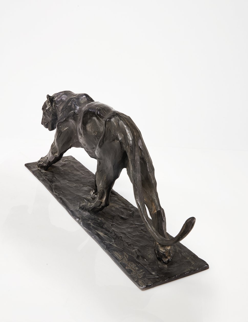 Panther walking, bagben hævet, ca. 1904 (patineret bronze) af Rembrandt Bugatti