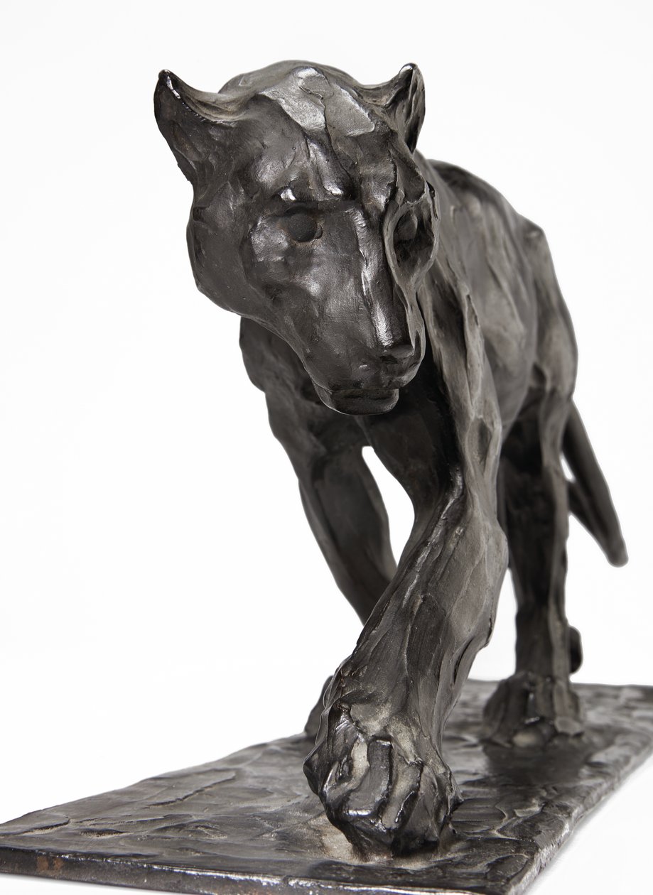 Panther walking, bagben hævet, ca. 1904 (patineret bronze) af Rembrandt Bugatti