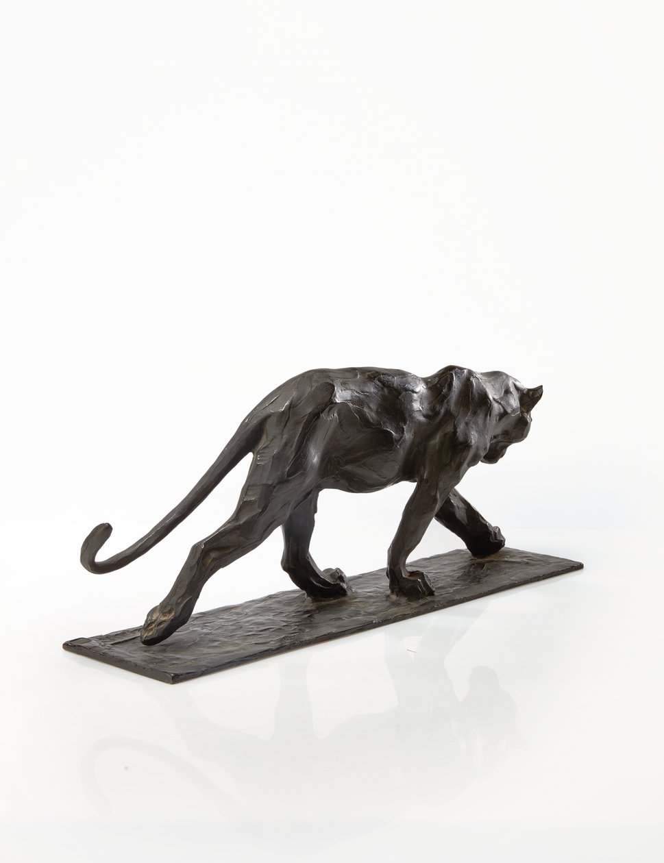 Panther walking, bagben hævet, ca. 1904 (patineret bronze) af Rembrandt Bugatti