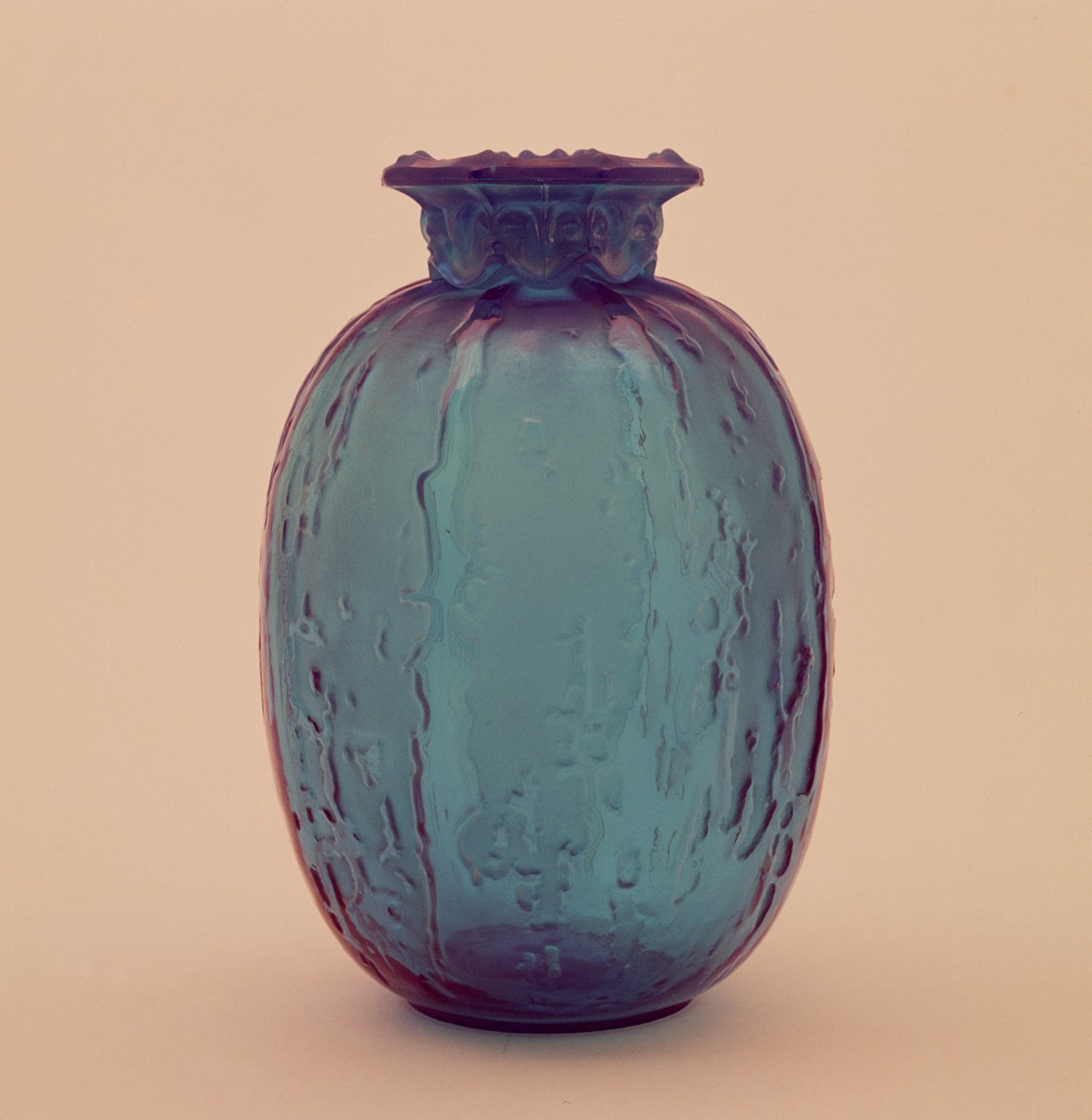 Dækket vase med satin finish, ca. 1902 (glas) af Rene Jules Lalique