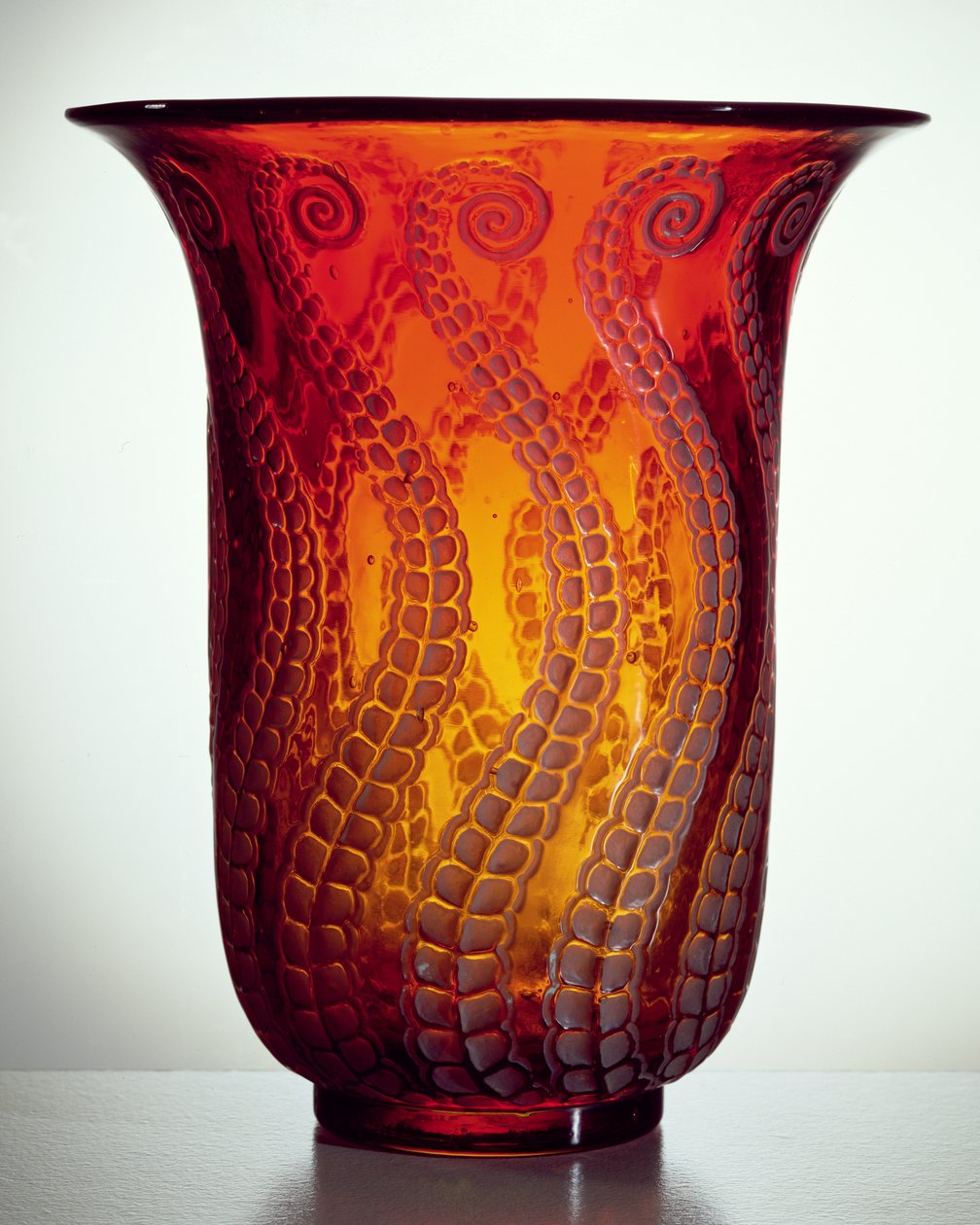 Medusa vase, 1921 (mørkt ravfarvet glas) af Rene Jules Lalique