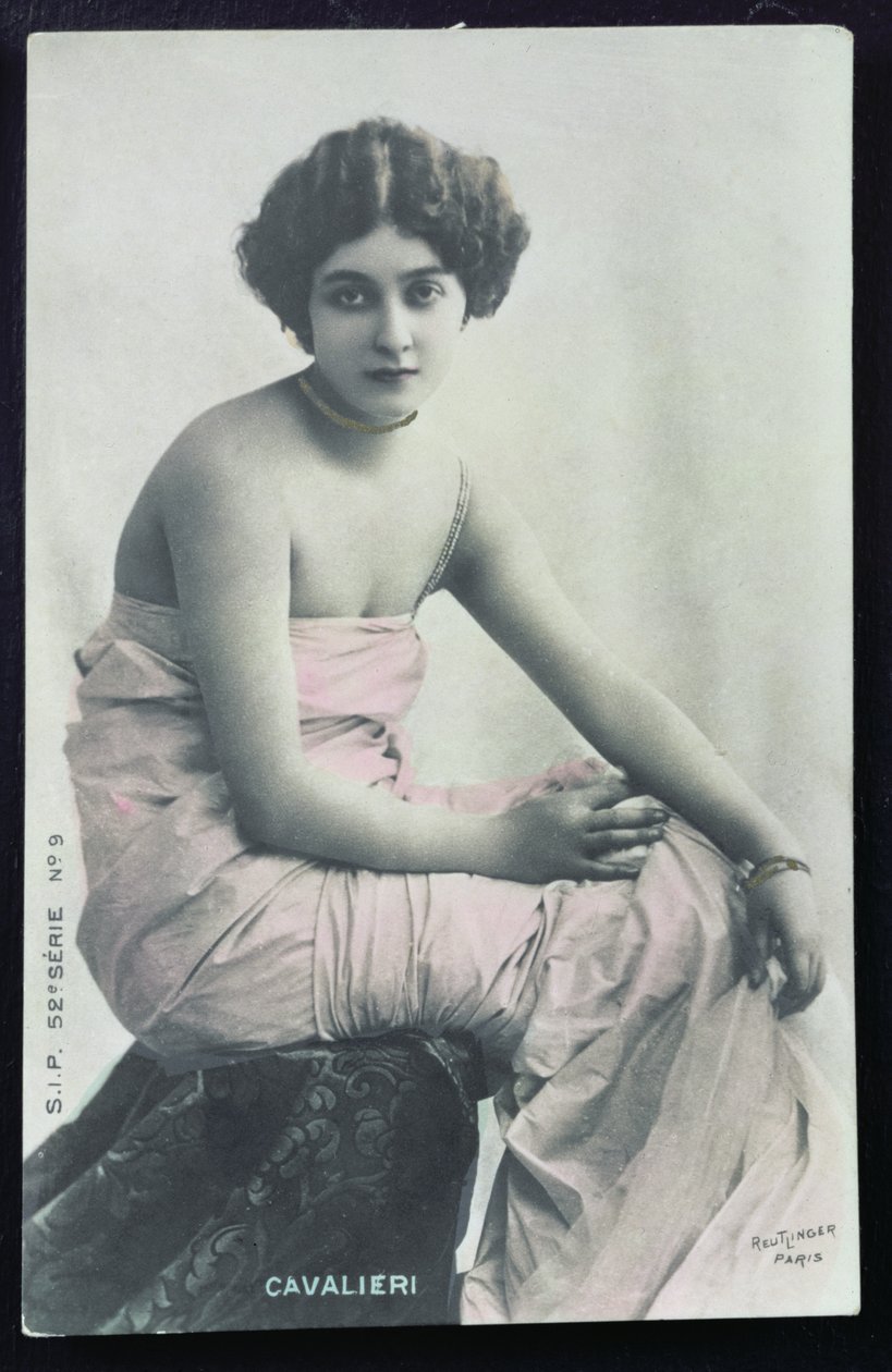 Postkort med danserinden og sangerinden Lina Cavalieri (f.1874) (farvefoto) af Reutlinger Studio