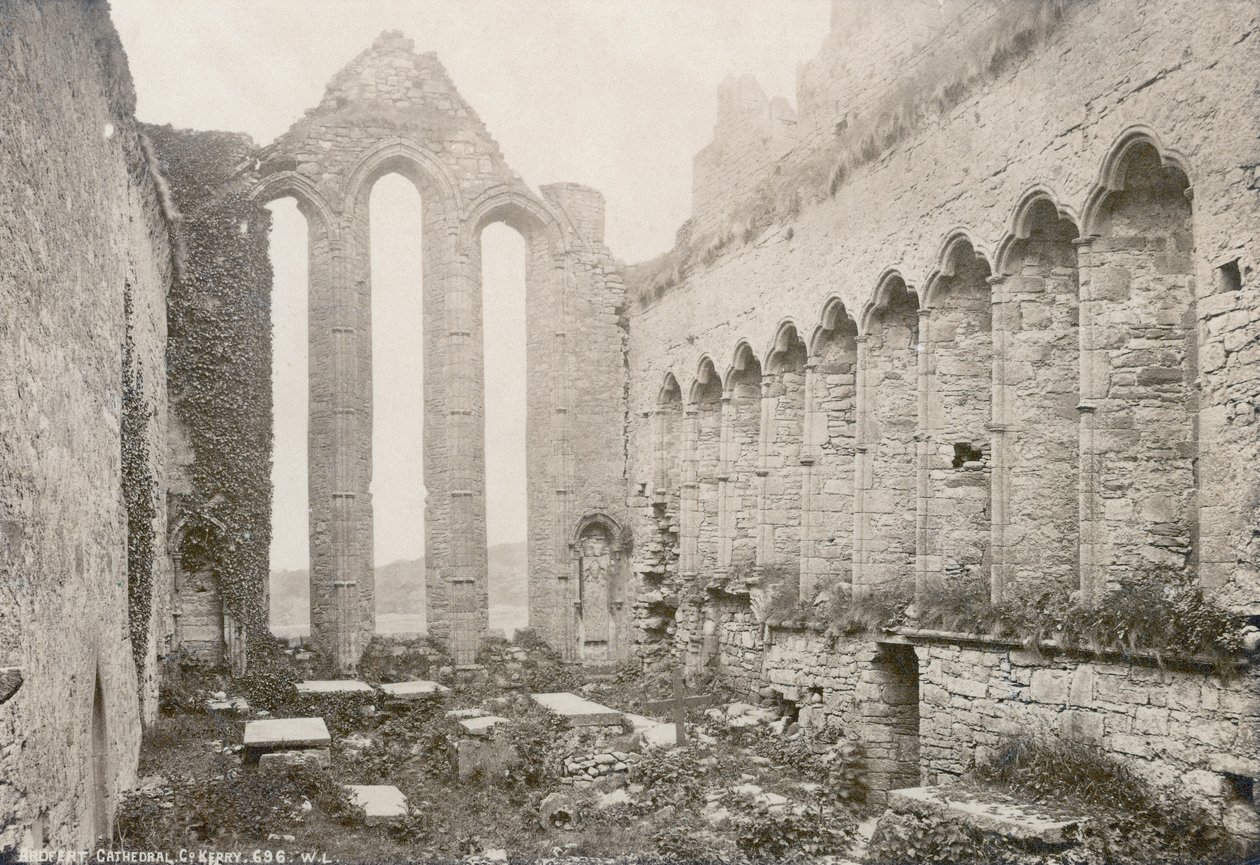 Ardfert Cathedral, fotograferet af Robert French for William Lawrence Photographic Studio, ca. 1880