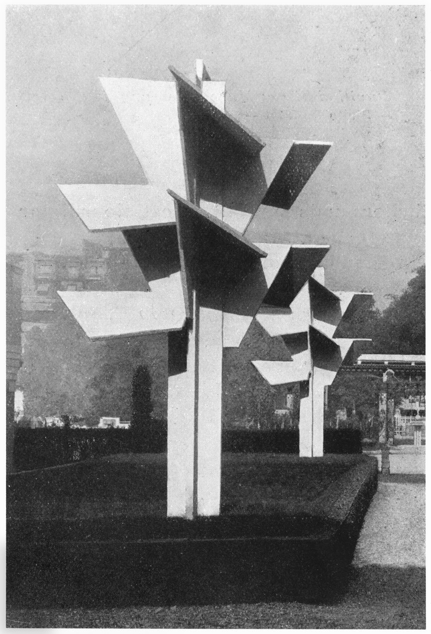 Vinterhaven og de kubistiske betontræer på Art Deco-udstillingen, fra 