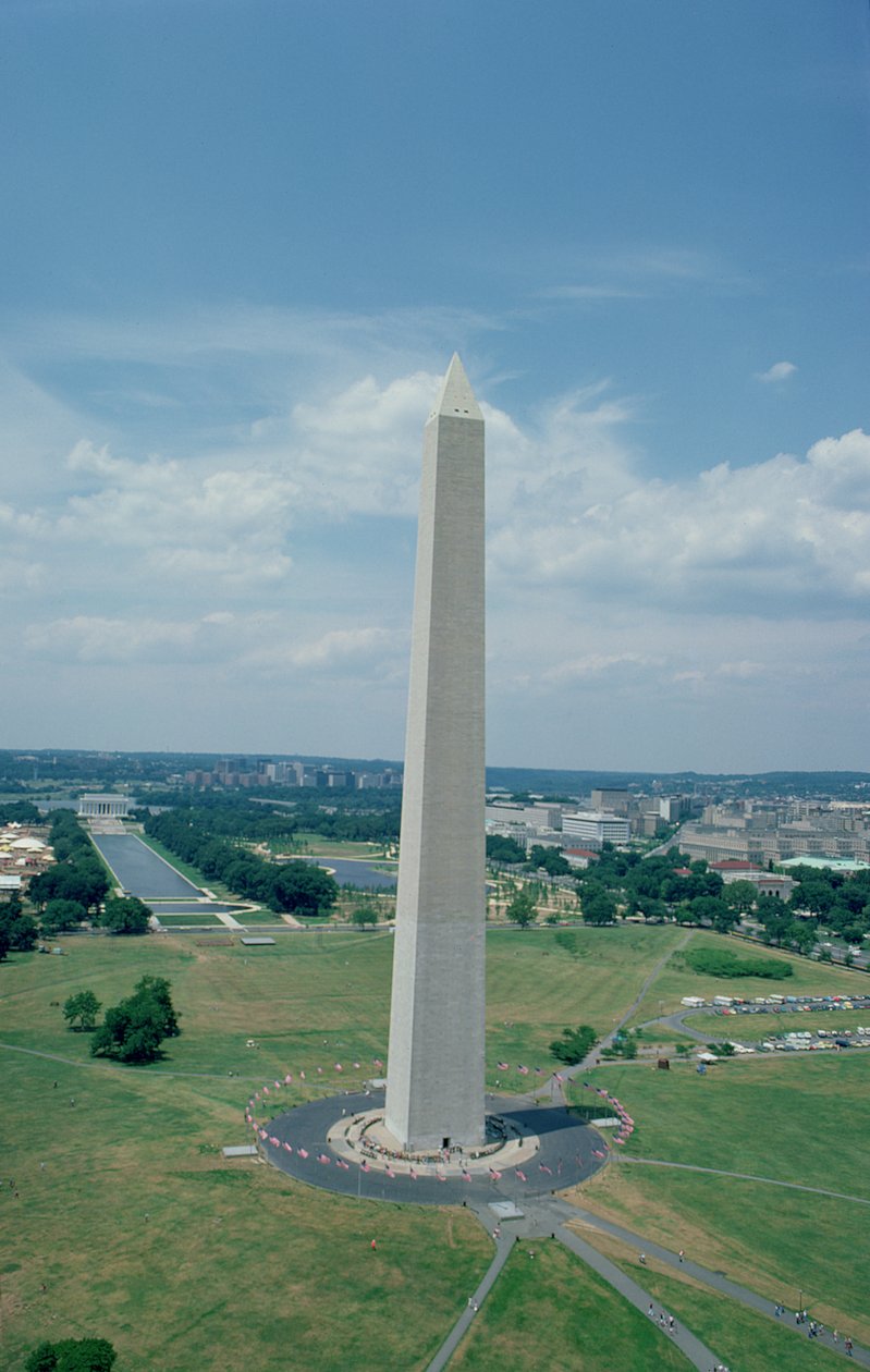 Washington Monument, bygget 1848-85 af Robert Mills