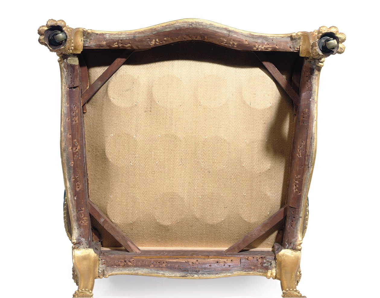 En af et par George III lænestole af forgyldt træ af Robert Adam