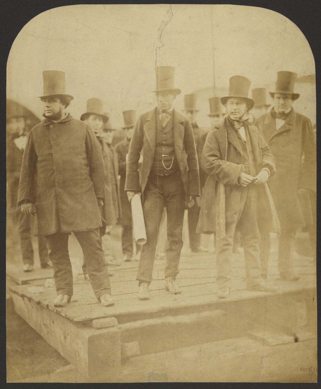 [Gruppeportræt: J. Scott Russell, Henry Wakefield, Isambard Kingdom Brunel, Lord Derby] af Robert Howlett