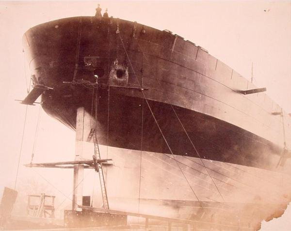 Leviathan, skroget set fra siden, ca. 1857 (sepiafoto) af Robert Howlett