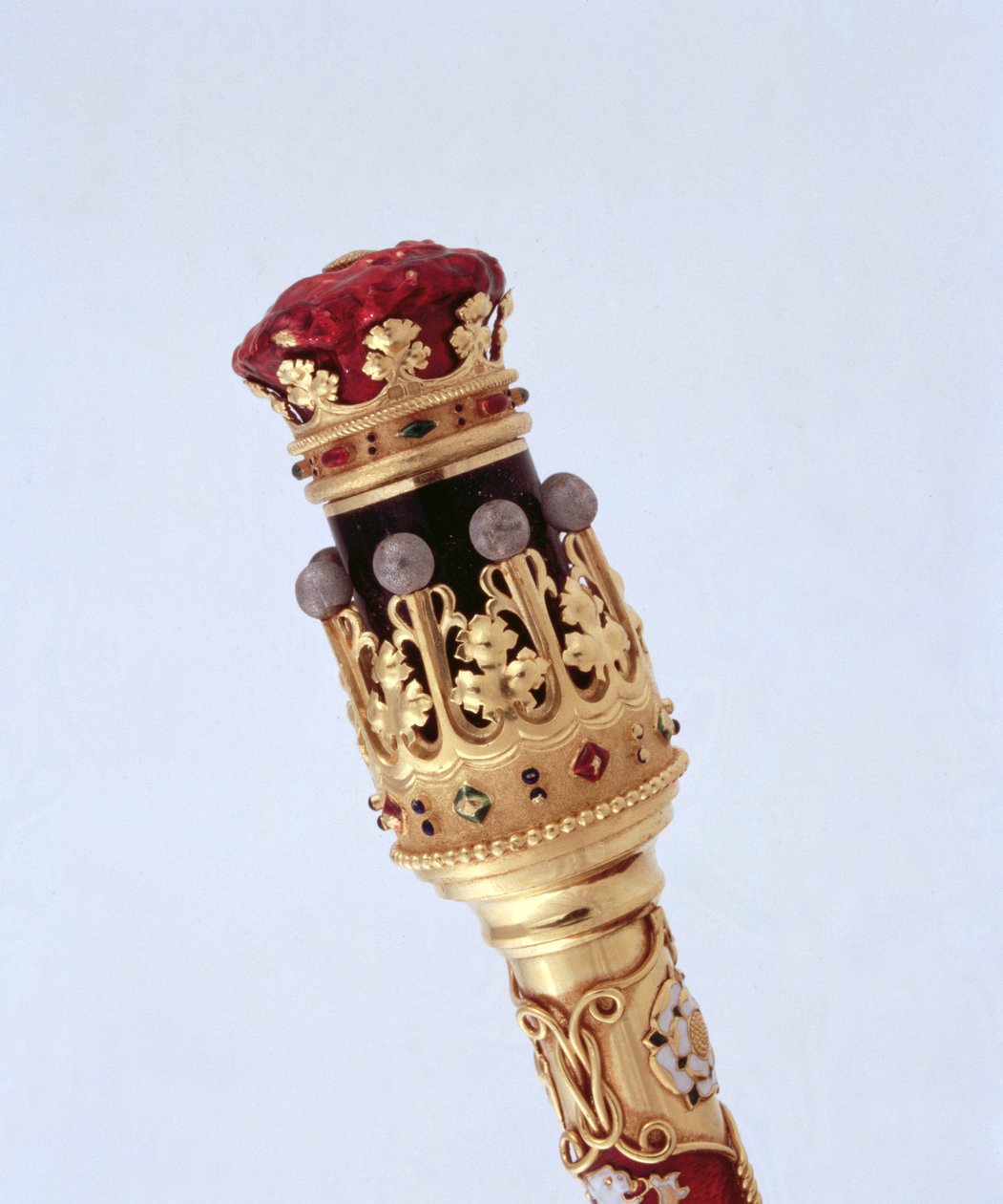 Earl Marshals stafet overrakt til den femtende hertug af Norfolk ved hans første ægteskab af College of Arms, 1877 (guld) (se også 279117) (detaljer) af Robert, II Garrard