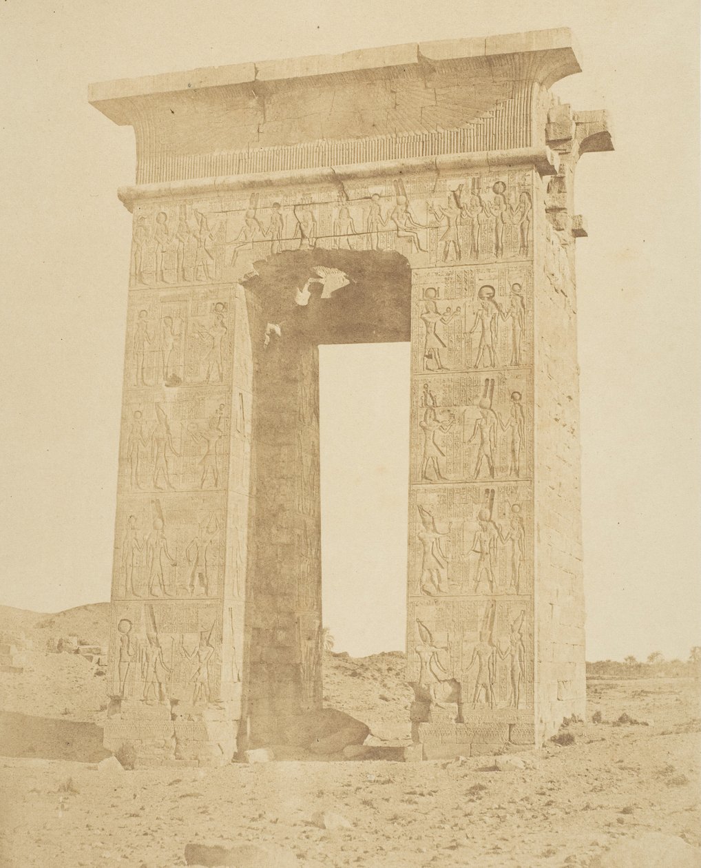 Porten til Ptolemæus Philomeder, B.C. 180, Karnac, ca. 1856. af Robert Murray.