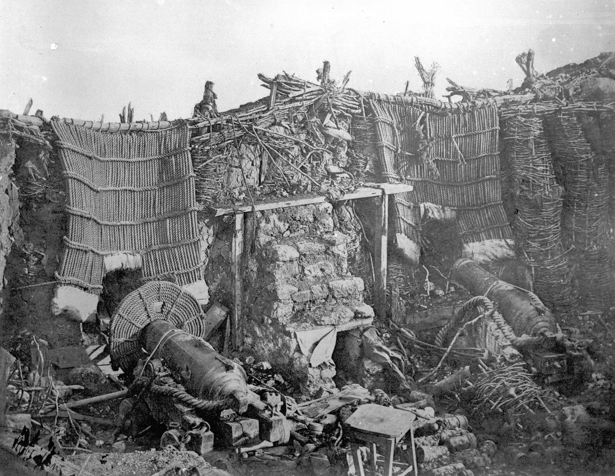 Et batteri med to kanoner under Krimkrigen, ca. 1855 af Roger Fenton