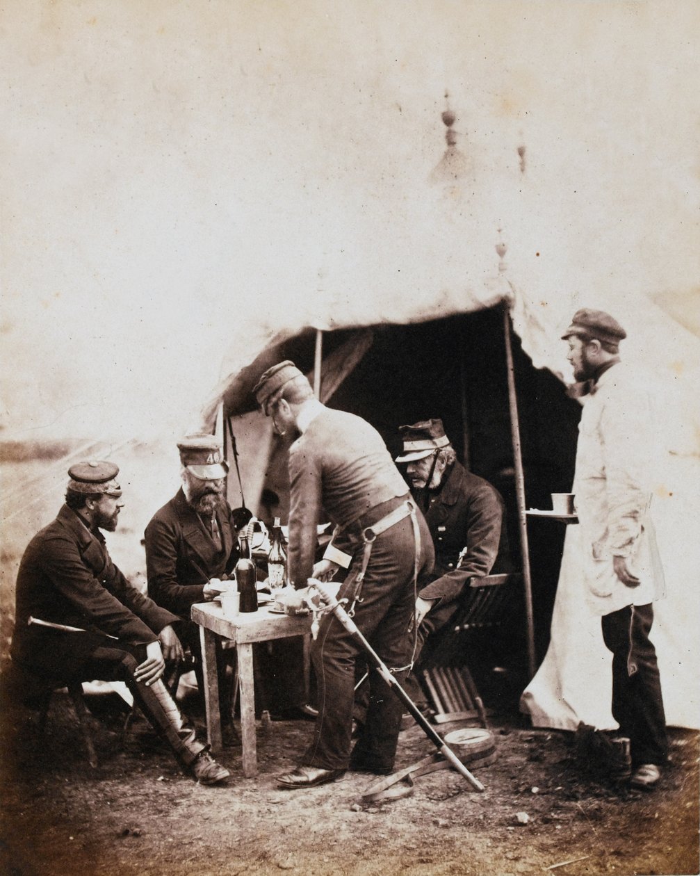 Brigadegeneral Robert Garrett og officerer fra 4. division, fra et album med 52 fotografier forbundet med Krimkrigen af Roger Fenton