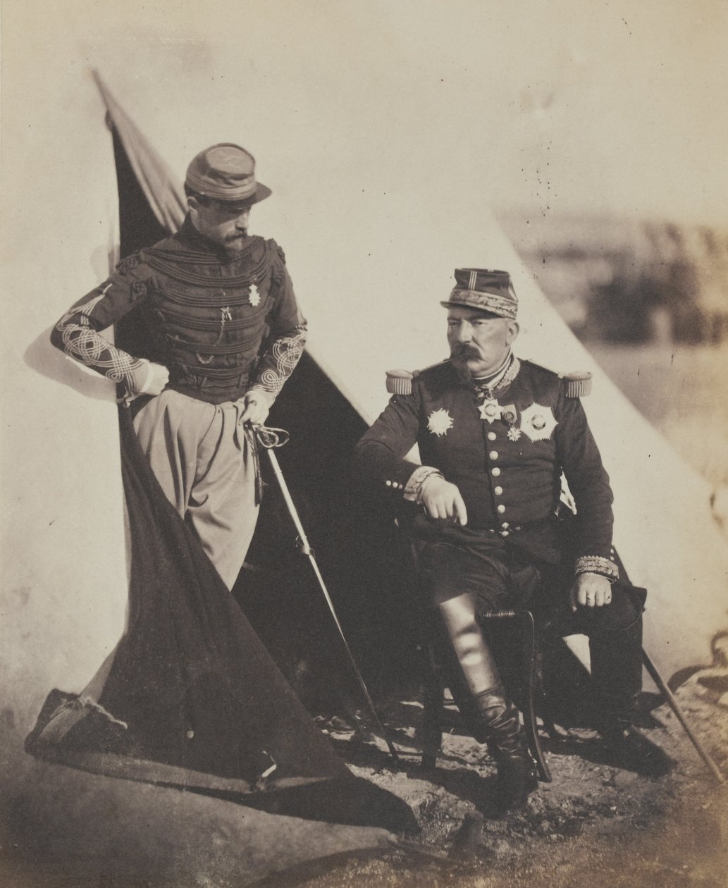 General Pierre Bosquet (1810-61) og kaptajn Dampierre, fra et album med 52 fotografier forbundet med Krimkrigen af Roger Fenton