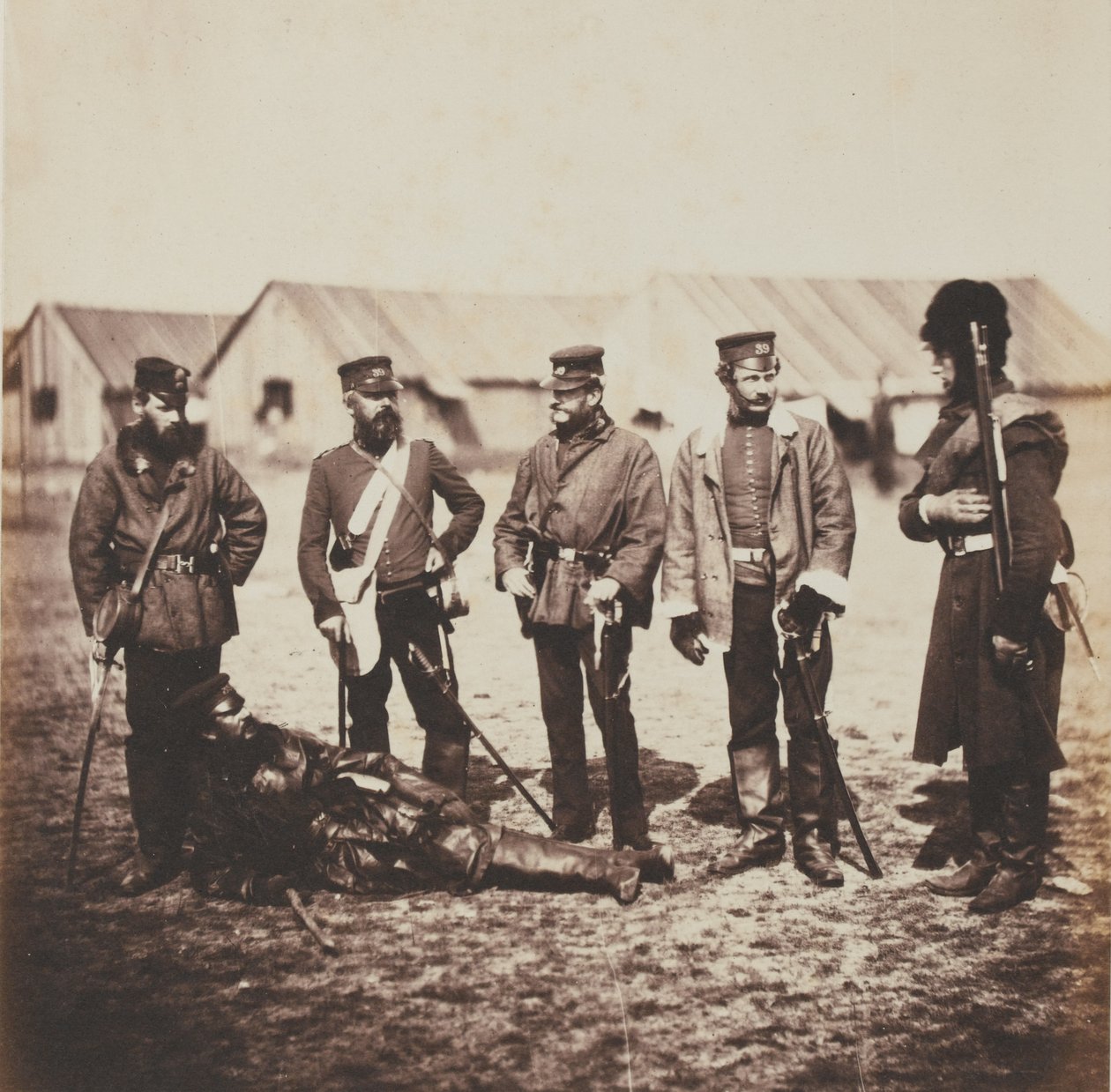 Generalløjtnant William Munro og officerer fra 39th (Dorsetshire) Regiment of Foot, fra et album med 52 fotografier forbundet med Krimkrigen, 1855 af Roger Fenton