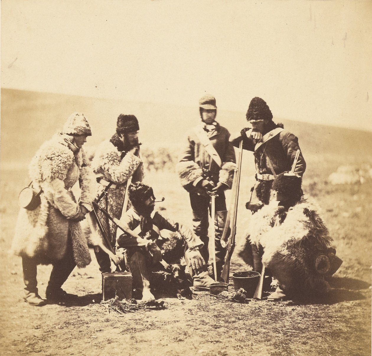 Kaptajn Pechell og mænd fra 77. regiment - vinterdragt. af Roger Fenton