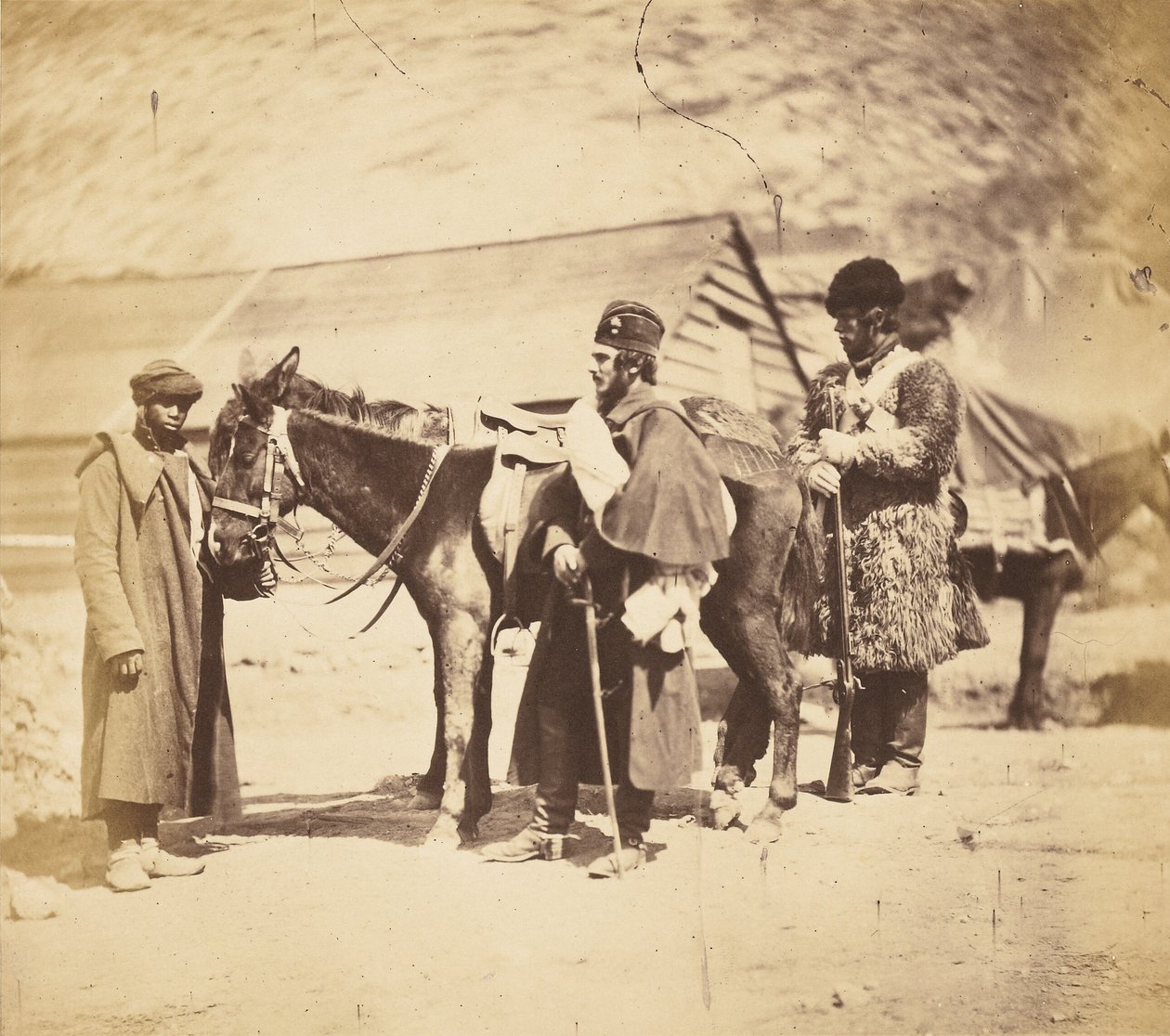 Kaptajn Burnaby, Grenadier Guards og nubisk tjener af Roger Fenton