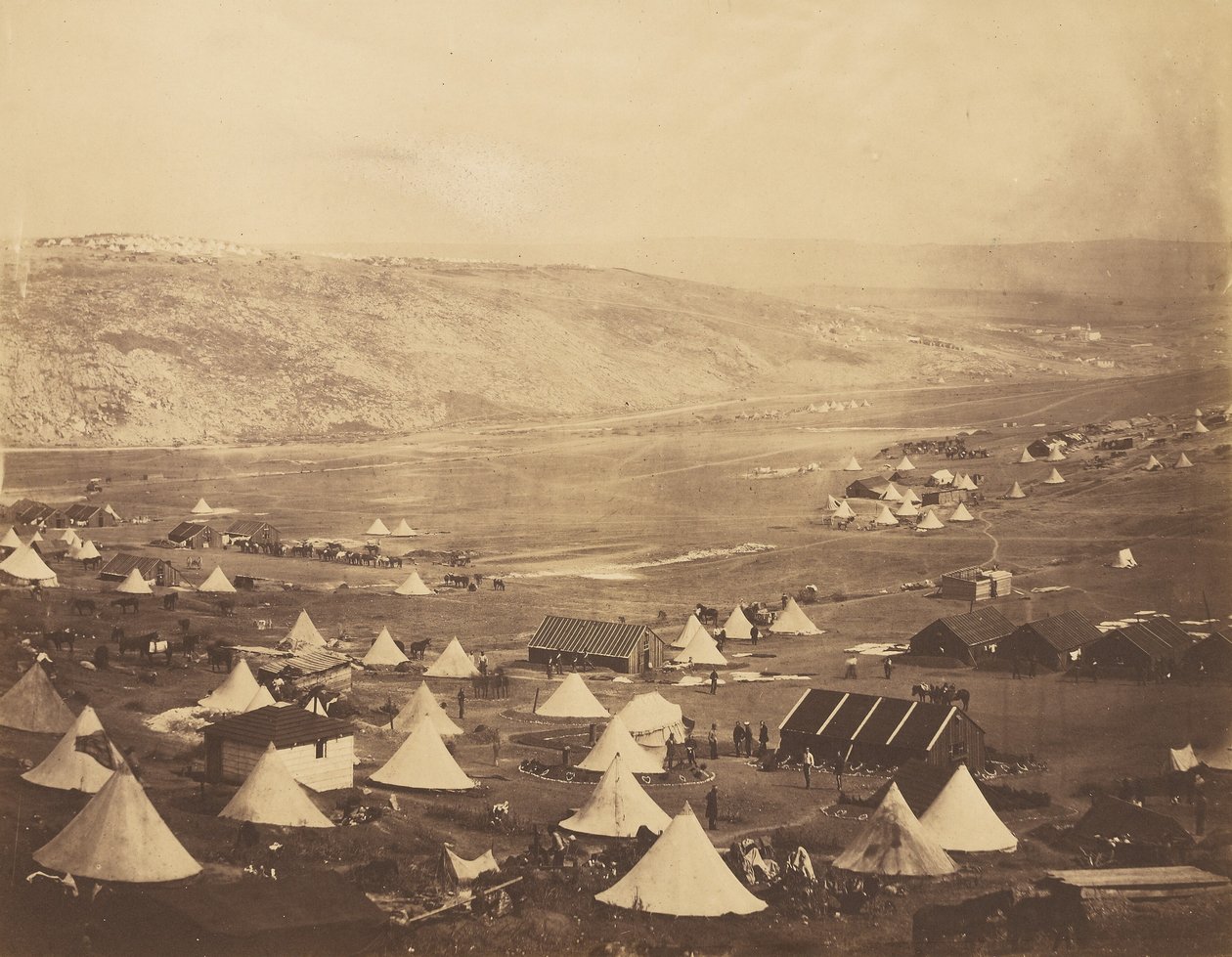 Kavaleriets lejr, set mod Kadikoi. af Roger Fenton
