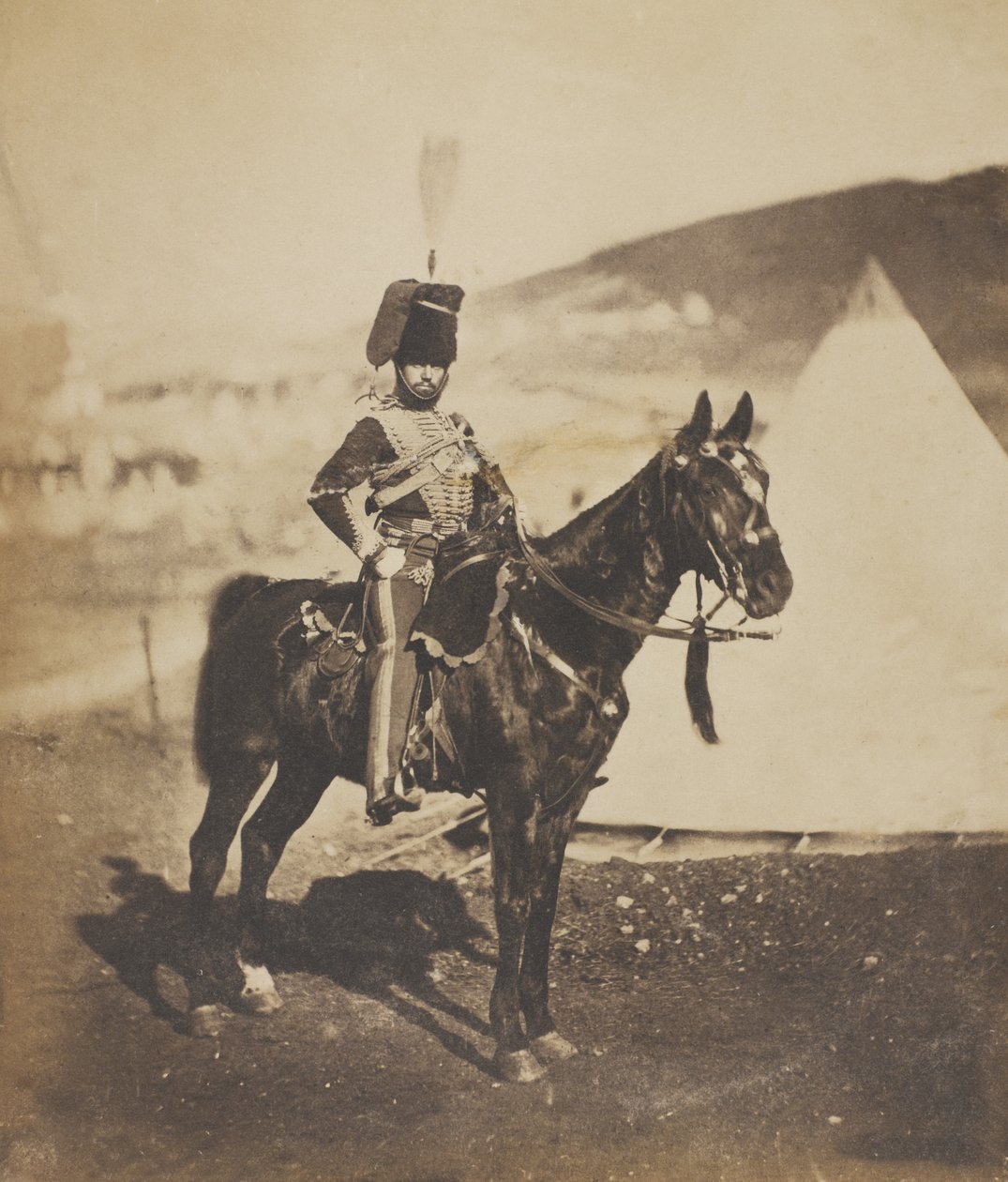 Cornet Henry John Wilkin, 11. (eller prins Alberts egne) husarer, 1855 af Roger Fenton
