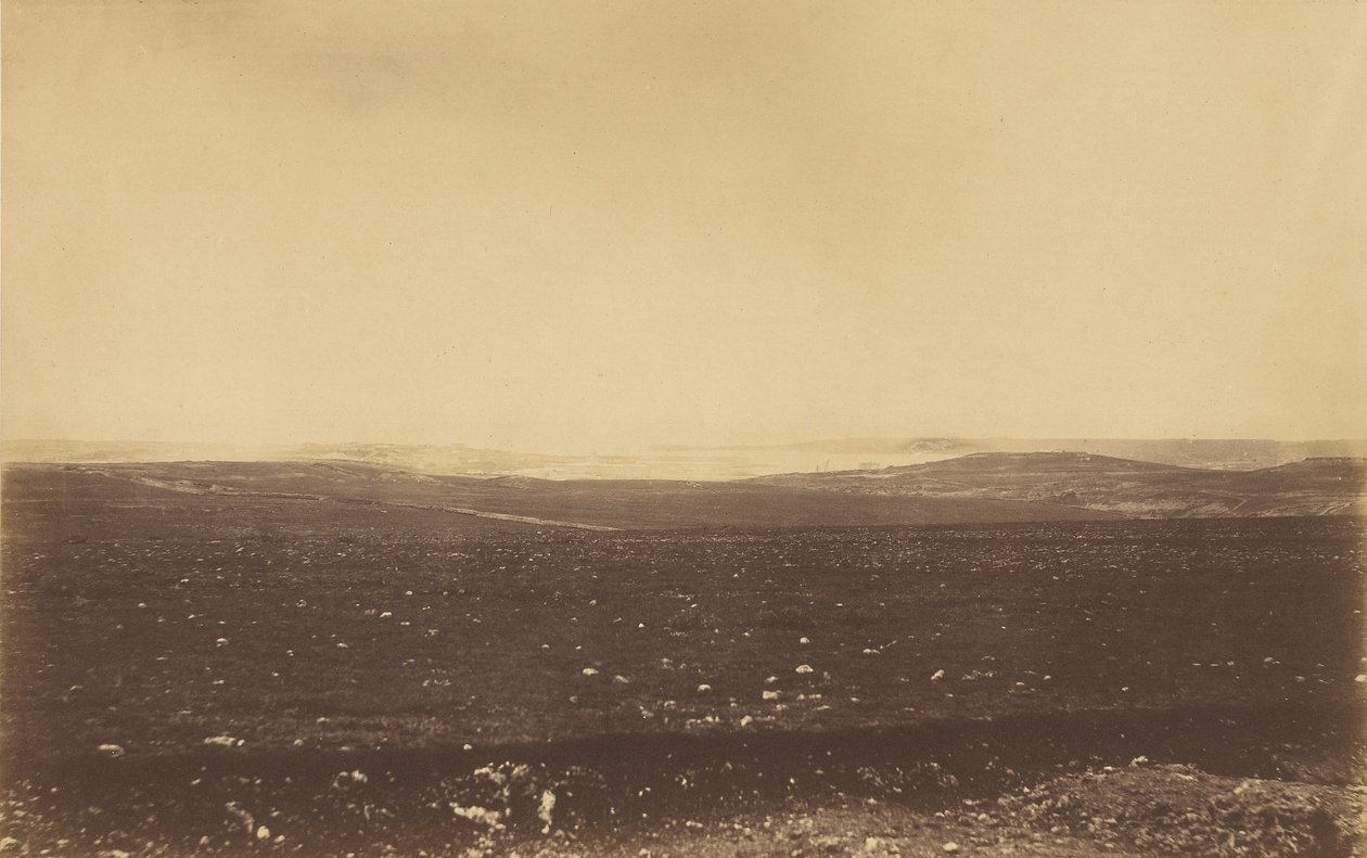 Fjernt syn af Sebastopol med linjerne fra Gordons batteri. af Roger Fenton