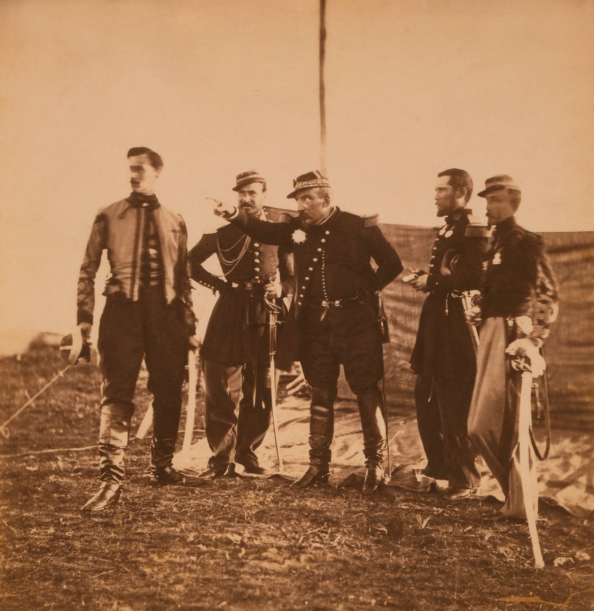 Den franske general Pierre Bosquet giver ordre til sin stab, Krimkrigen, Krim, Ukraine af Roger Fenton