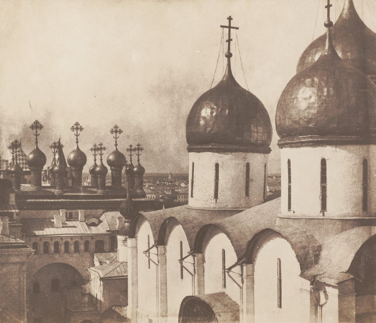 Moskva, kupler af kirker i Kreml af Roger Fenton