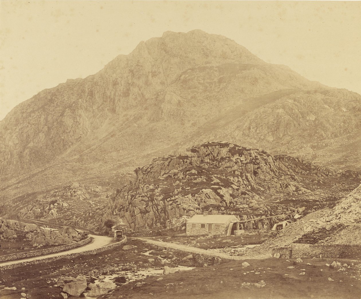 Mount Tryfan, fra Llyn Ogwen af Roger Fenton