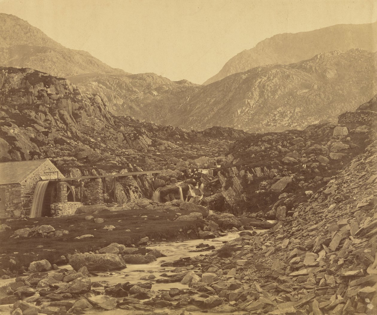 Bjerge ved foden af Llyn Ogwen, Wales af Roger Fenton