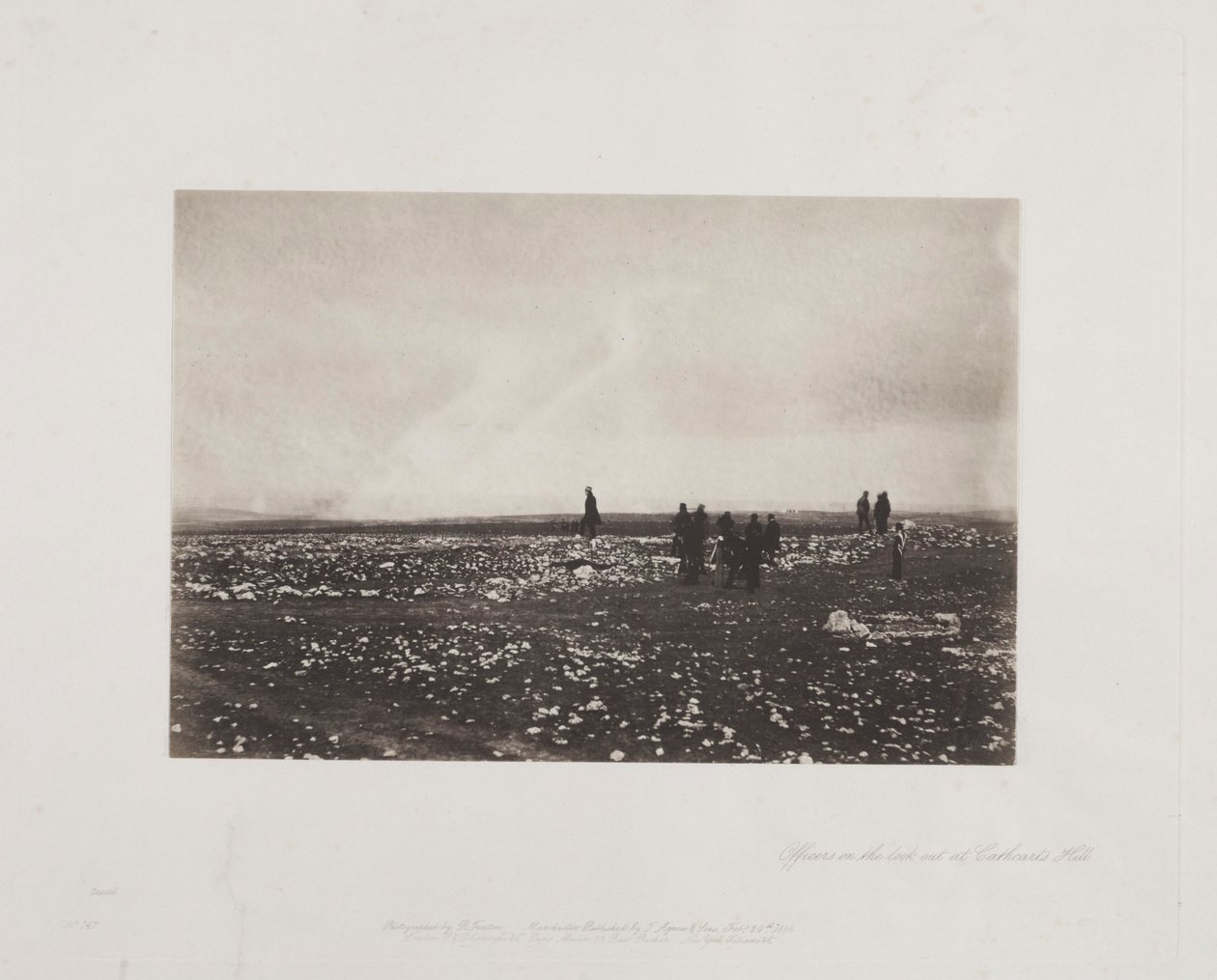Officerer på udkig ved Cathcarts Hill, 1855. af Roger Fenton
