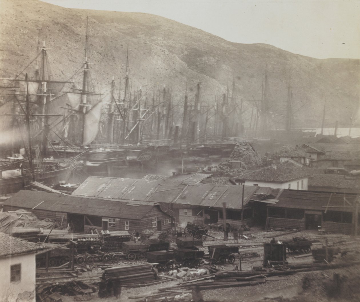 Jernbaneskure og værksteder, Balaklava af Roger Fenton