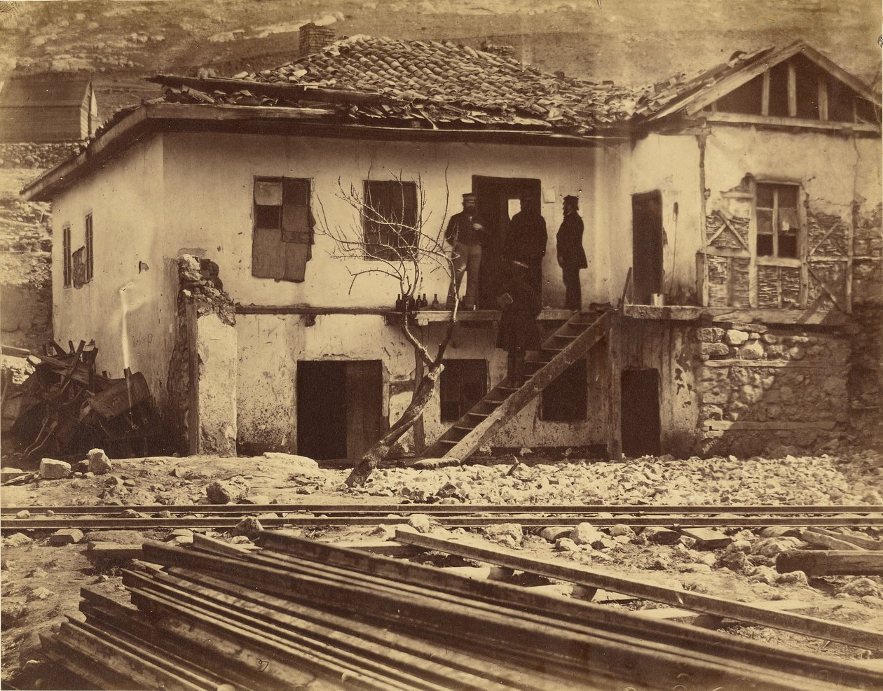Det gamle posthus, Balaklava. af Roger Fenton