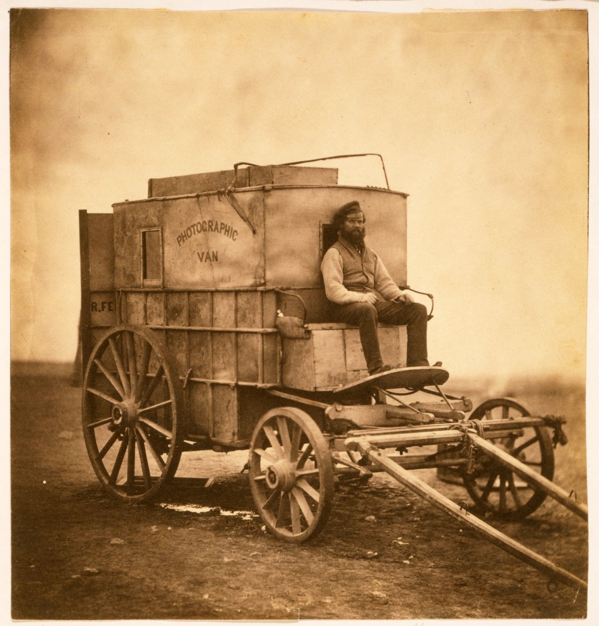 The Photographers Van med Marcus Sparling på Krim, 1855 (salttryk) af Roger Fenton