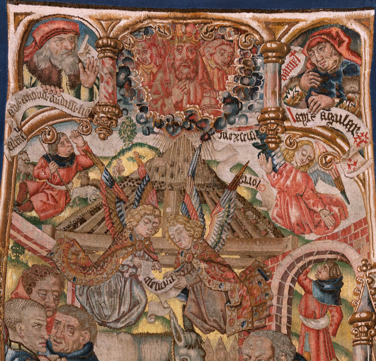 flamsk gobelin. Triptykon om Kristi fødsel (Tríptico del Nacimiento de Jesús). Modeller fra tegneserieskaber af kredsen af Rogier van der Weyden. Fremstilling Sydholland. Ca 1492. Stof Guld, sølv, silke og uld. af Rogier van der (circle of) Weyden