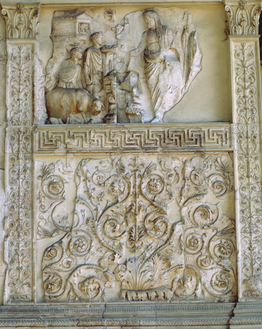 Æneas ofrer til Penates, vestvæggen af Ara Pacis (marmor) af Roman