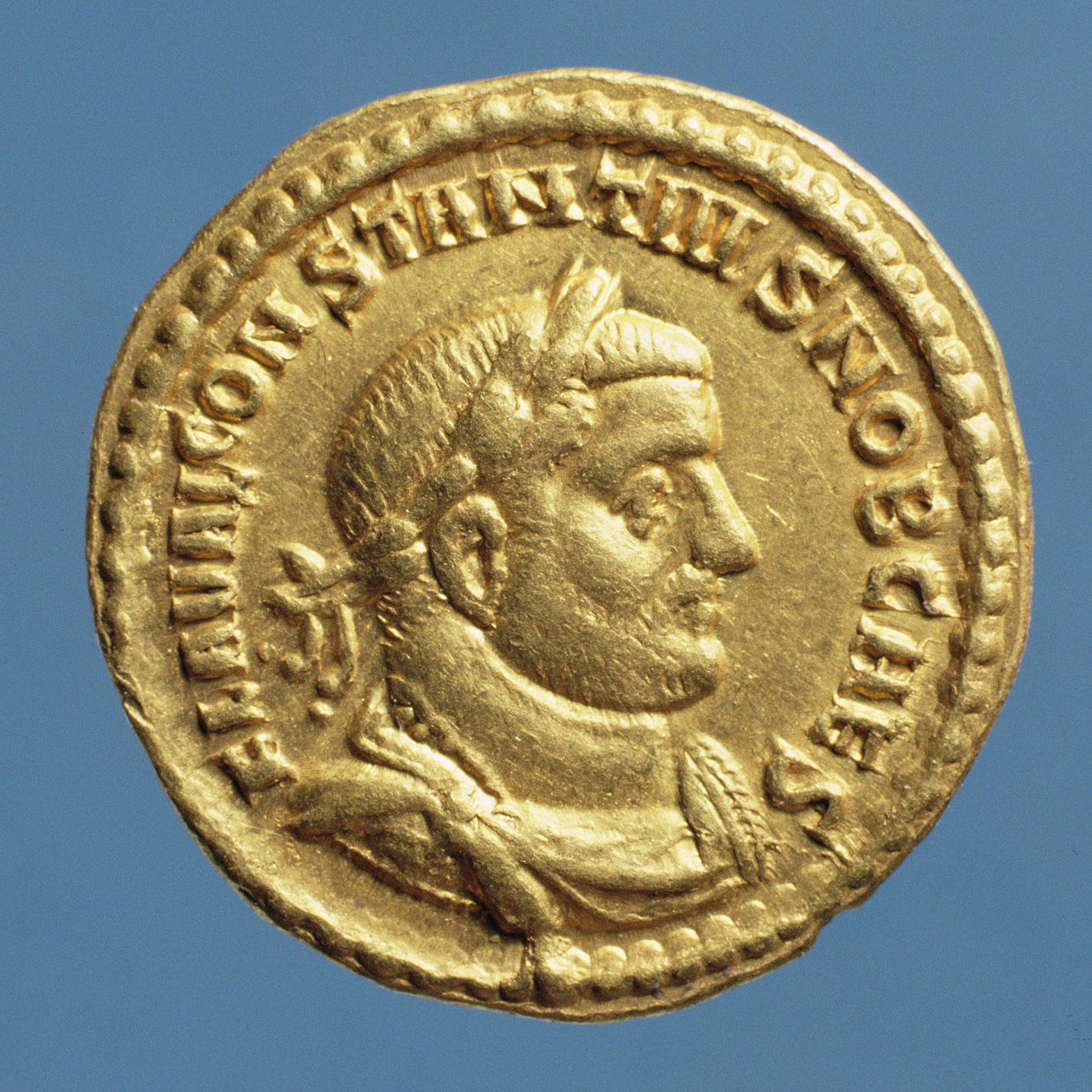 Aureus (forside) af Constantius I (Chlorus) Cæsar (294-305) Augustus (305-306) Inskription: FLA VAL CONSTANTIVS NOB CAES (guld) af Roman