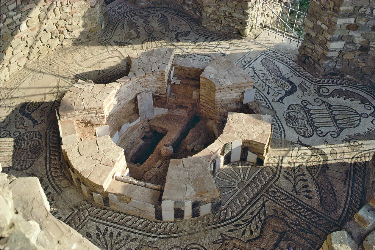 Dåbskapelle med mosaikbelægning af Roman