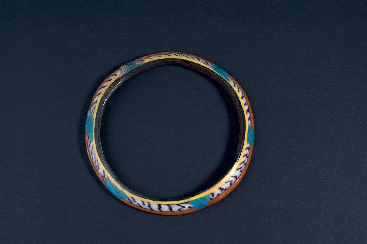 Armbånd (farvet glas) af Roman