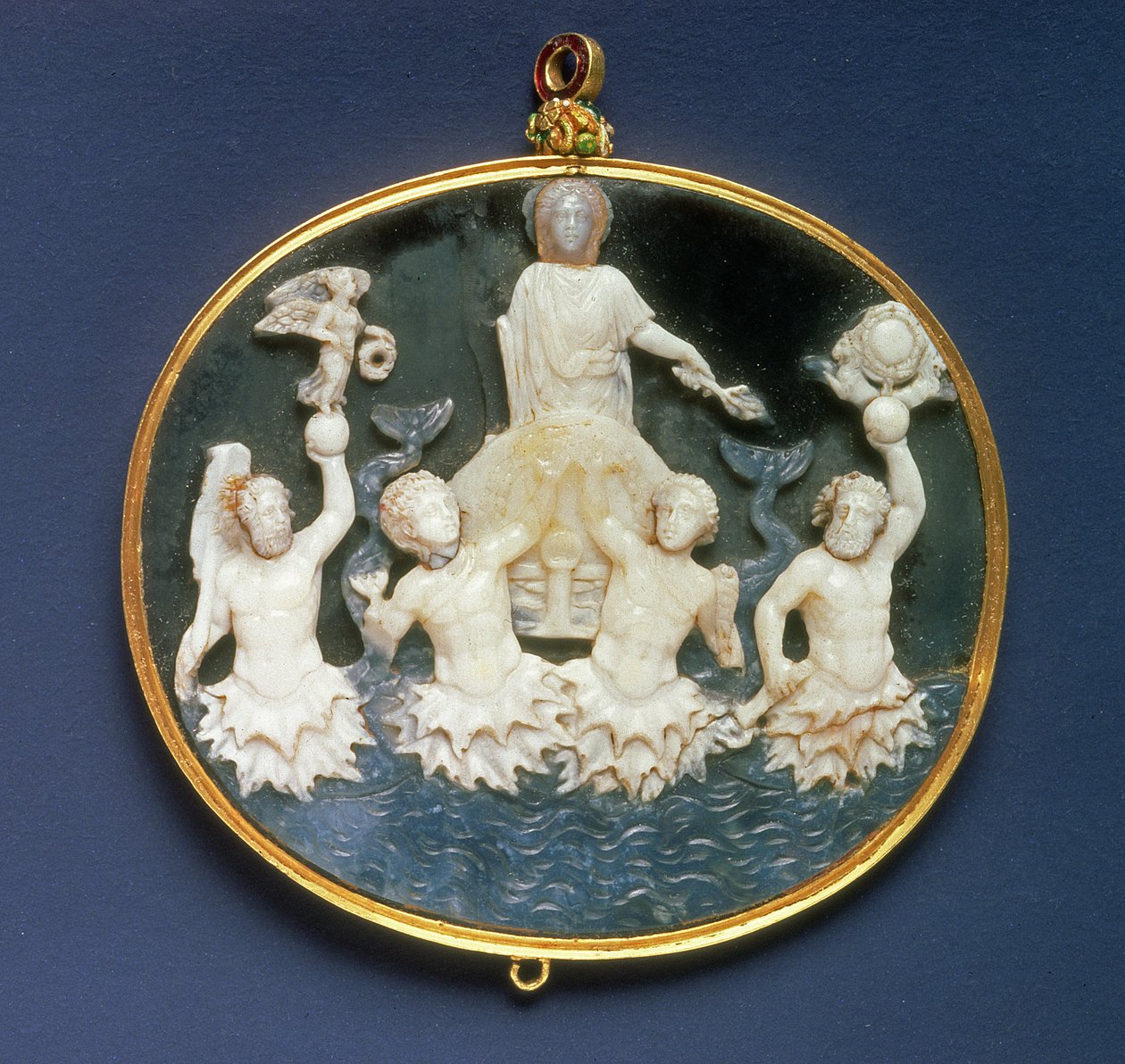 Cameo til minde om Octavians flådesejr (63 f.Kr.-14 e.Kr.) over Mark Antony (ca. 82-30 f.Kr.) ved slaget ved Actium, 31 f.Kr. (sardonyx) af Roman