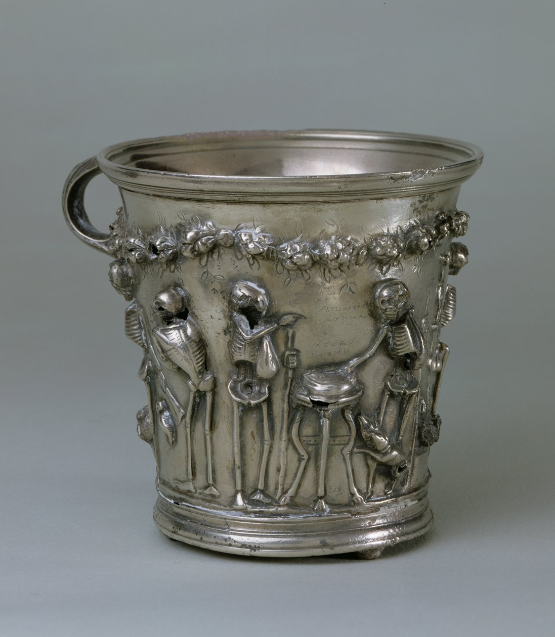 Pokal præget med skeletter fra Boscoreale Treasure, nær Pompeji (sølv) af Roman