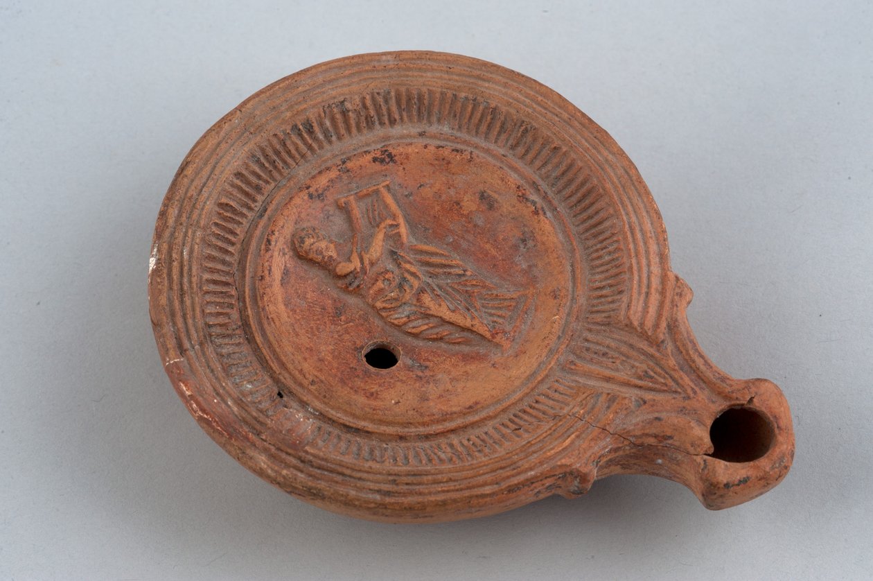 Lampe med figur, der spiller på lyre (terracotta) af Roman