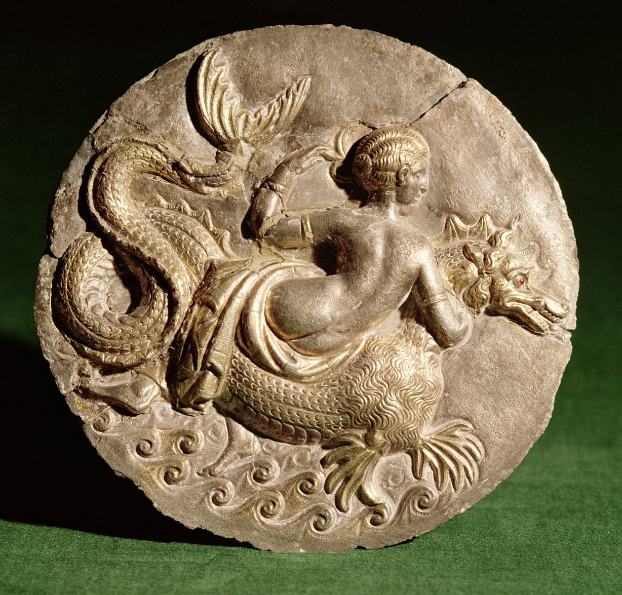 Nereide på Ketos, fra låget af en pyxis fundet i Canosa di Puglia, ca. 130 f.Kr. (sølv) af Roman